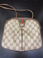 gucci supreme gg  crossbody 