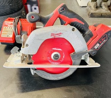 Milwaukee 2630-20 M18 6-1/2" Cordless Circular Saw w/ Battery & Charger