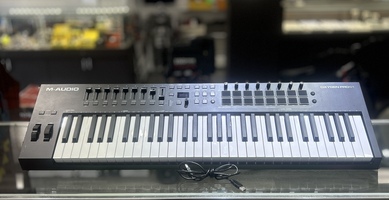 M-AUDIO Oxygen Pro 61 - 61 Key USB MIDI Keyboard Controller