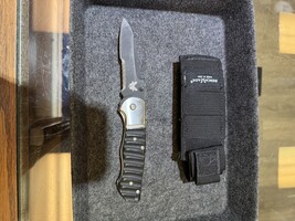 benchmade  670 switchblade knife 