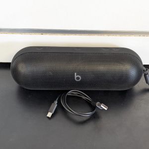Beats by Dr. Dre BEATS PILL Portable Speaker