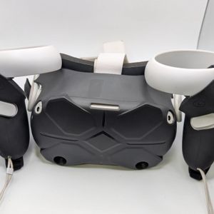 Meta Quest 2 with Rubber Protective Case