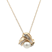 10kt Yellow Gold .30ct tw Diamond & Pearl Pendant With Chain