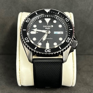 Seiko 4r3607g0 (Black dial & Rubber strap)