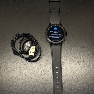 SAMSUNG Galaxy Watch 4 Classic 46mm Smartwatch Black W/ charging cord