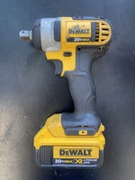 Dewalt 20V MAX* 1/2 in. Impact Wrench DCF880 W/ 4.0Ah Battery