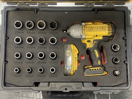Dewalt 20V MAX Cordless 1/2 in. Impact Wrench DCF900 W/ Batt + Mac Tools Sockets