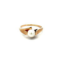 14kt Yellow Gold Pearl Ring 