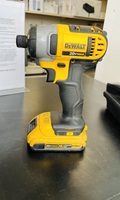 DeWalt DCF885 20V MAX 1/4" Cordless Impact Driver w/ Battery