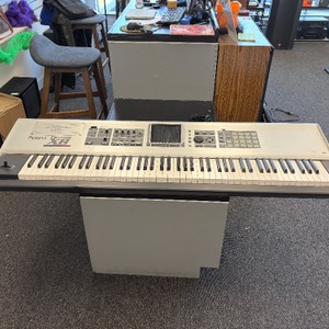 Roland Fantom X8 Synthesizer