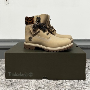 Timberland Women's safari cheetah sz. 6.5