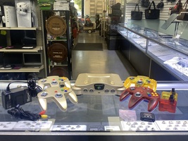 Nintendo  N64 Gold Japanese Version W/ 4 Controllers Power Cord, AV Cable
