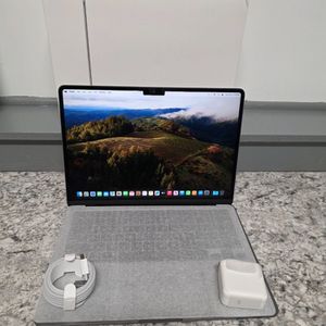 MacBook Air 2022 A2681 M2 chip, 16GB Ram, 256Gb storage 1 cycle count 