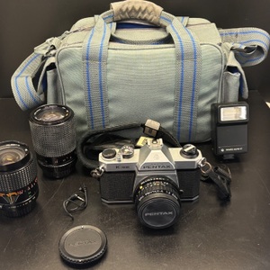 Pentax K1000 Camera 35mm with Case, 3 Lens and Flash