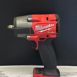 Milwaukee M18 Fuel™ 3/8 " Mid-Torque Impact Wrench with Friction Ring, Bare Tool