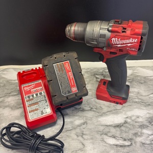 Milwaukee M18 1/2 in. Brushless Cordless Drill/Driver (Battery & Charger) 