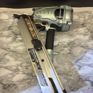 3-1/2 Inch 30° Paper Collated Framing Nailer _ Metabo HPT NR90ADS1