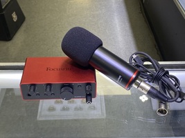 Focusrite Scarlett Solo 4th Gen USB Audio Interface + CM25 MkIII Microphone