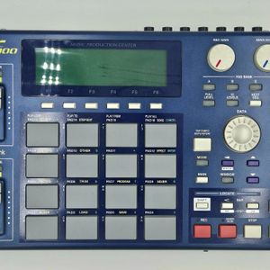 Akai MPC1000 Compact Sampling Drum Machine with 16 Pads
