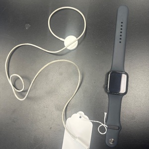 Apple Watch 2nd Gen SE w/ Charger